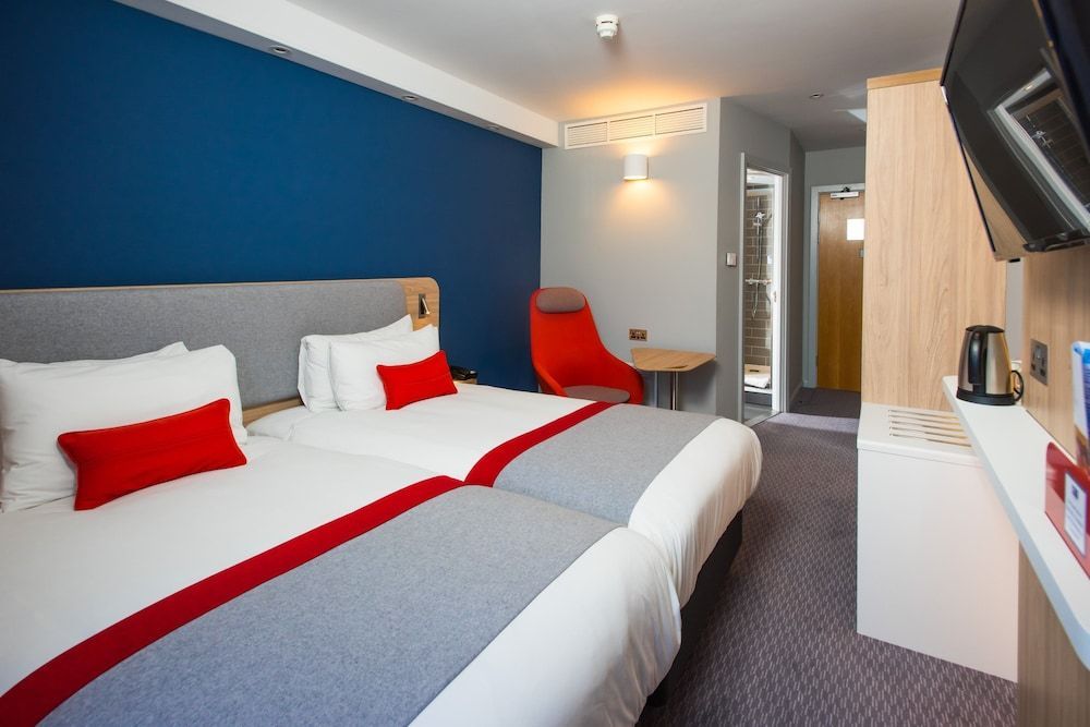 Holiday Inn Express BURTON UPON TRENT by IHG 2