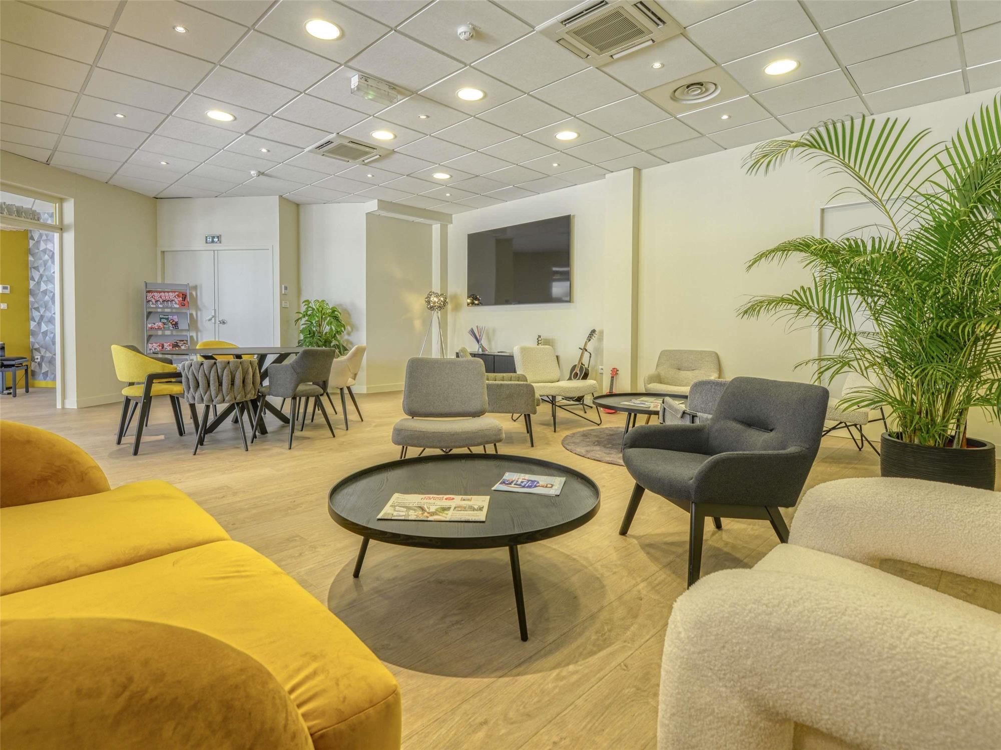 ibis Cholet 1