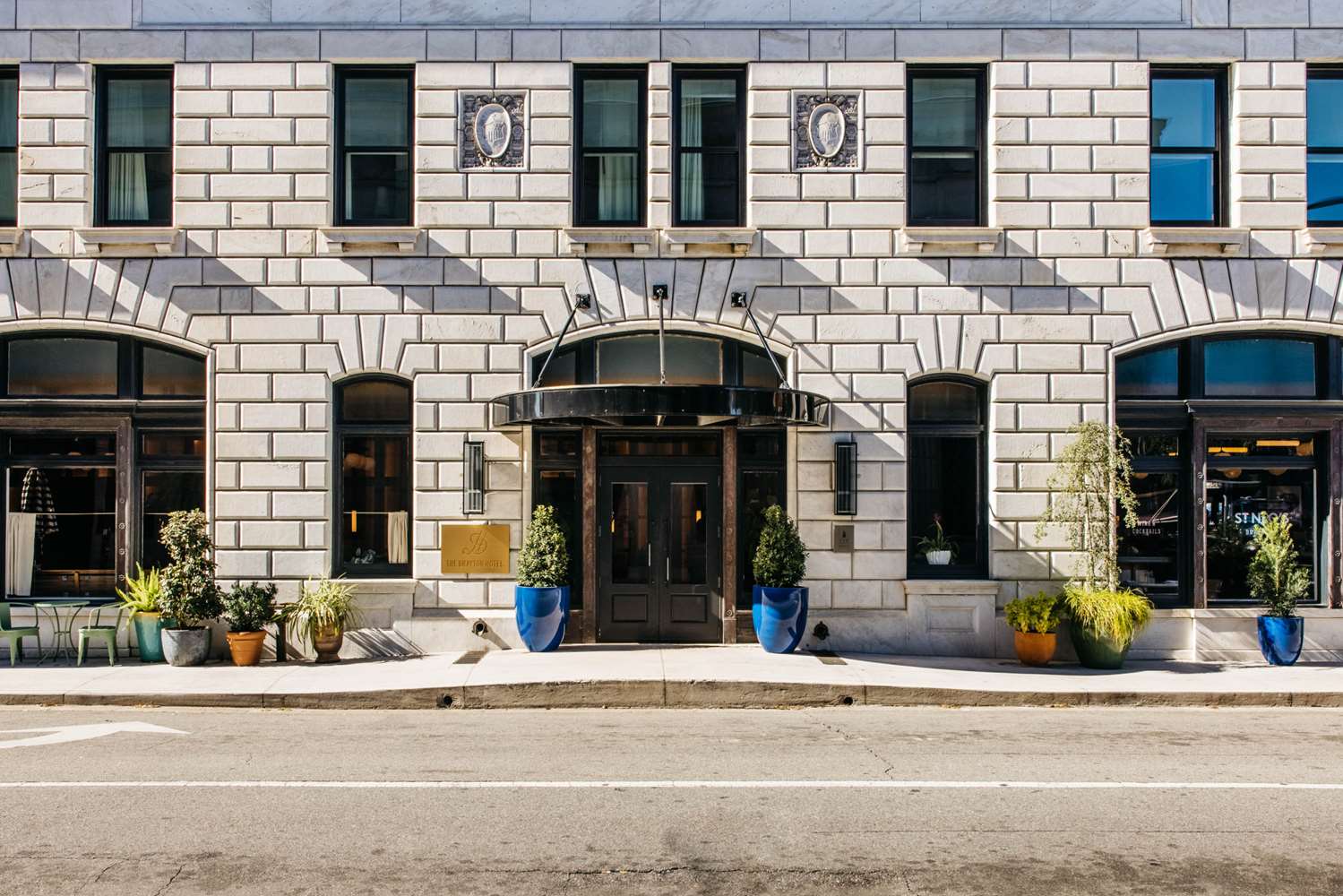 The Drayton Hotel Savannah, Curio Collection by Hilton 2