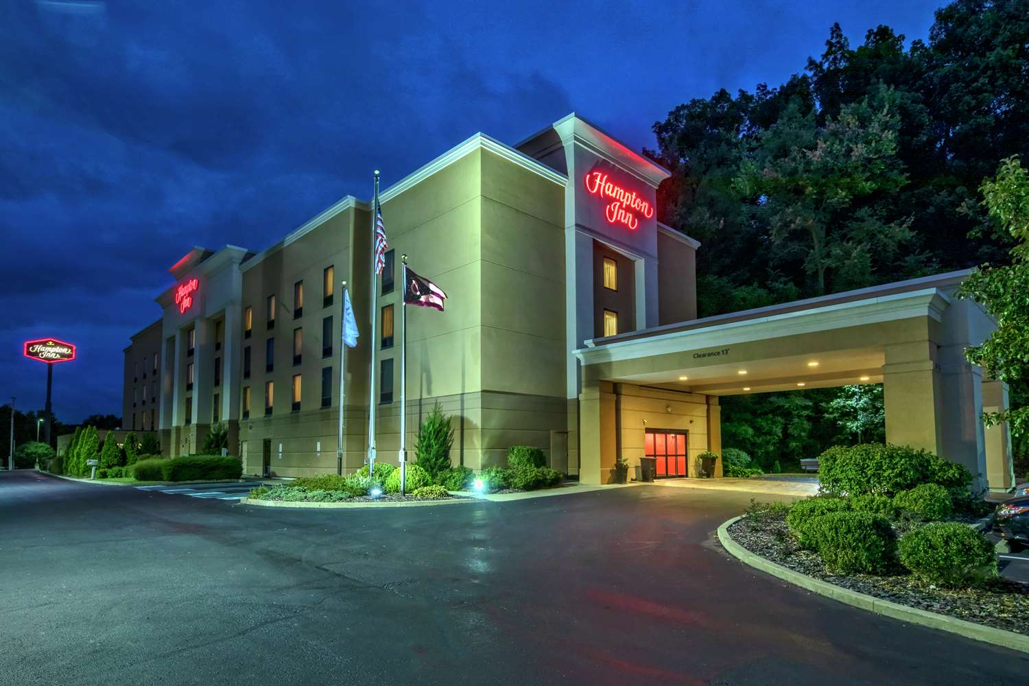 Hampton Inn Cambridge 1