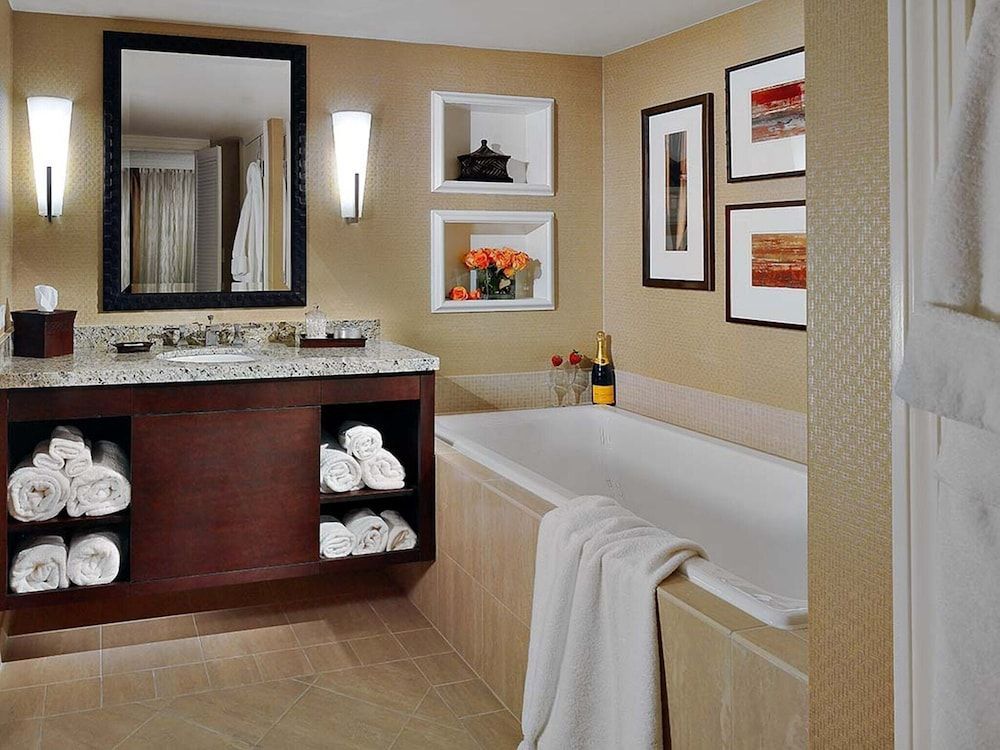 Crowne Plaza JACKSONVILLE AIRPORT/I-95N by IHG 2