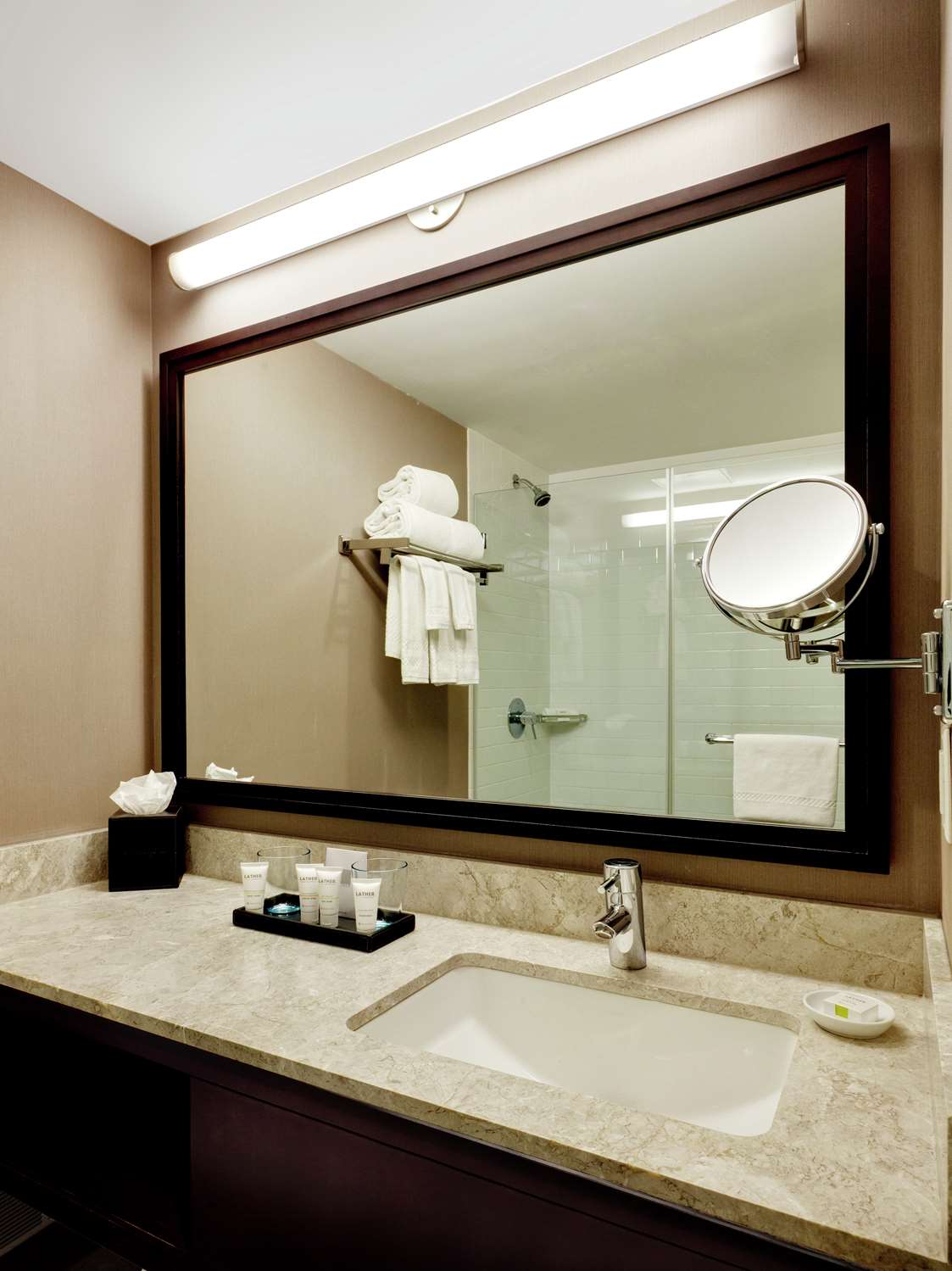 1 King Bed Deluxe Room