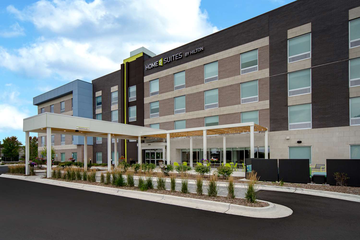 Home2 Suites By Hilton Grand Rapids Airport 1