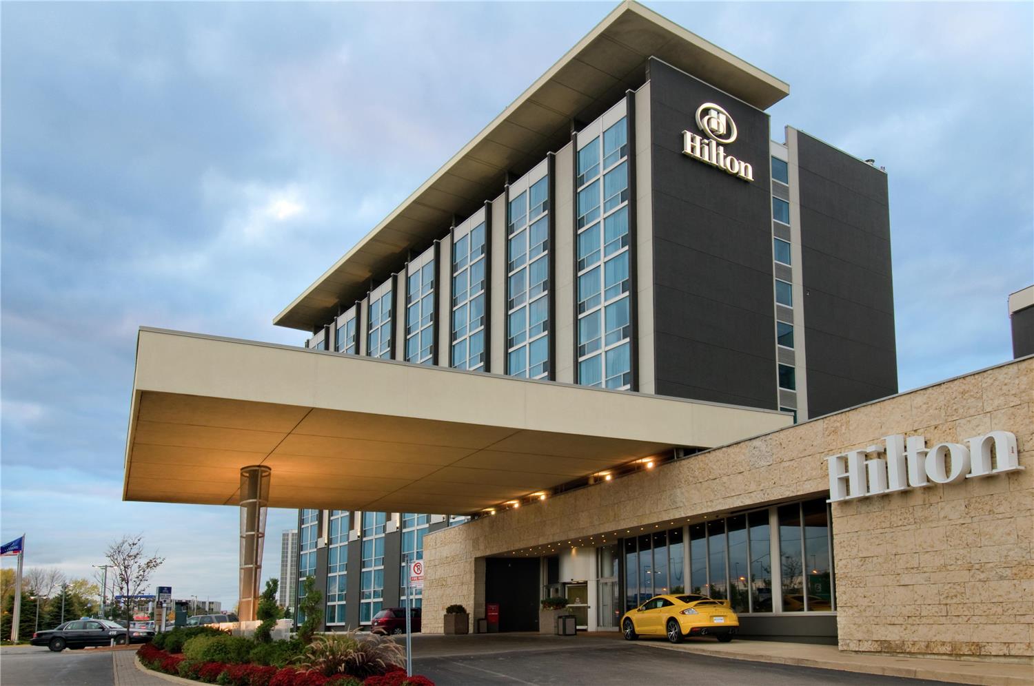 Hilton Toronto Airport Hotel & Suites 2