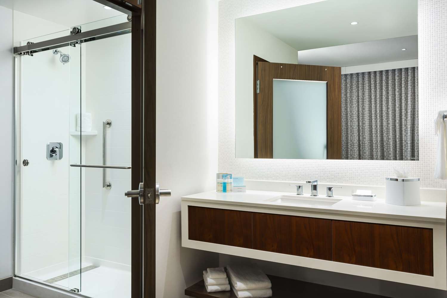 Large Suite with Balcony