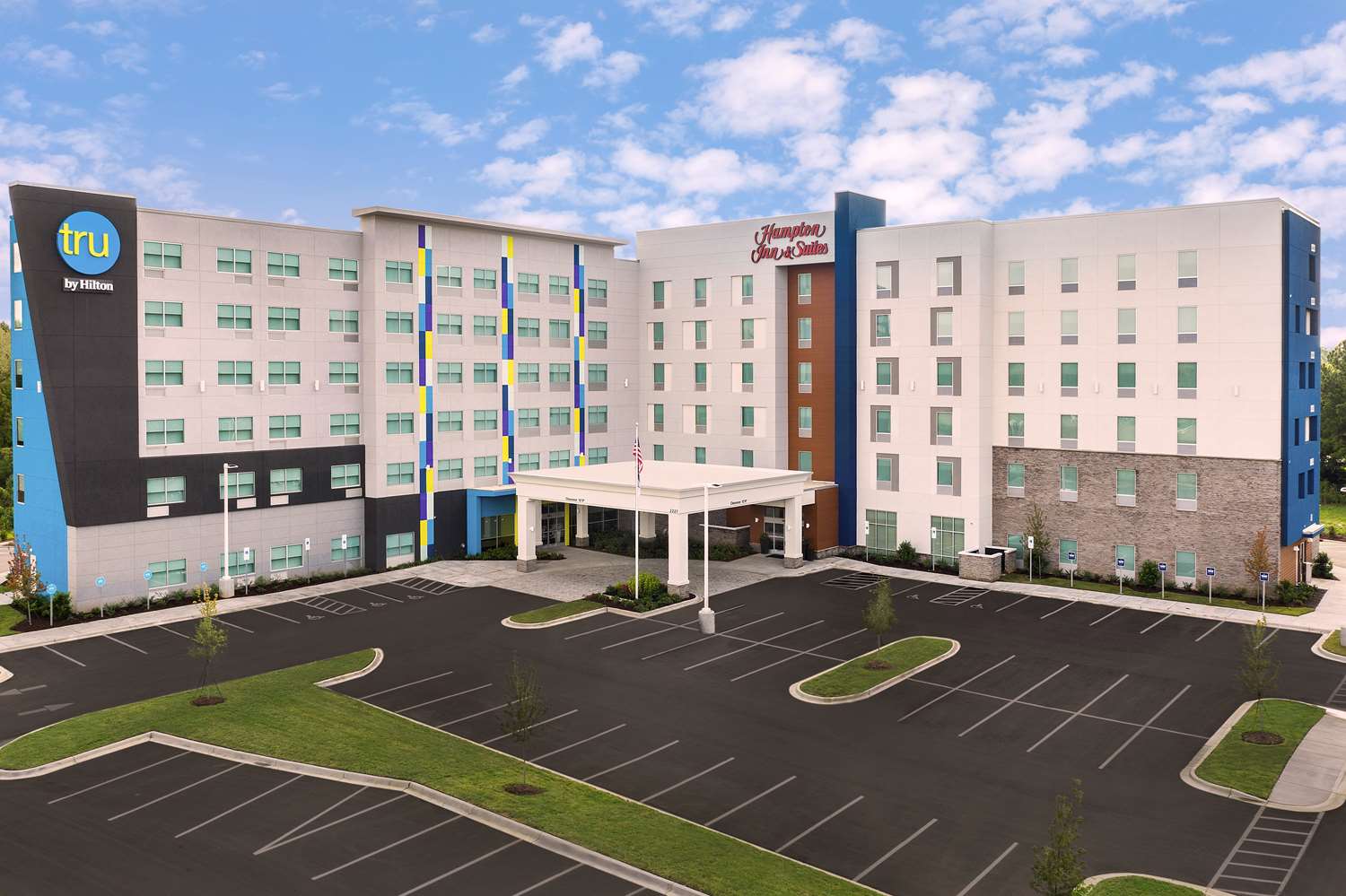 Hampton Inn & Suites Charlotte Airport Lake Pointe 1