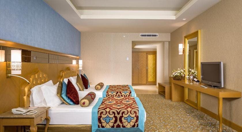 Royal Holiday Palace 2