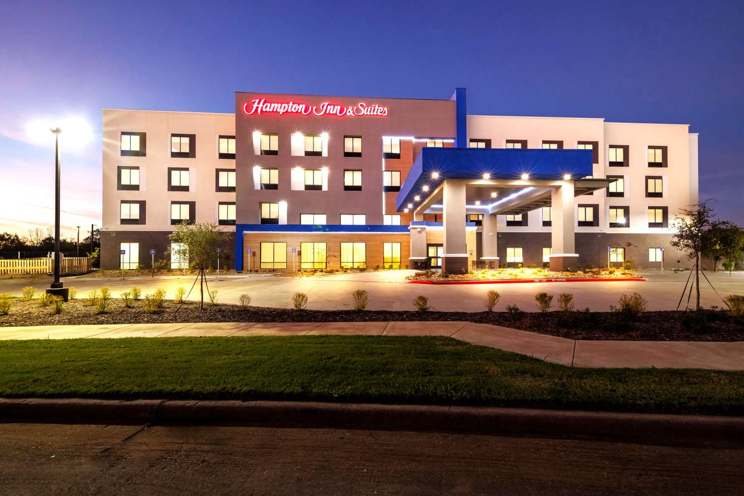 Hampton Inn & Suites Sherman 1