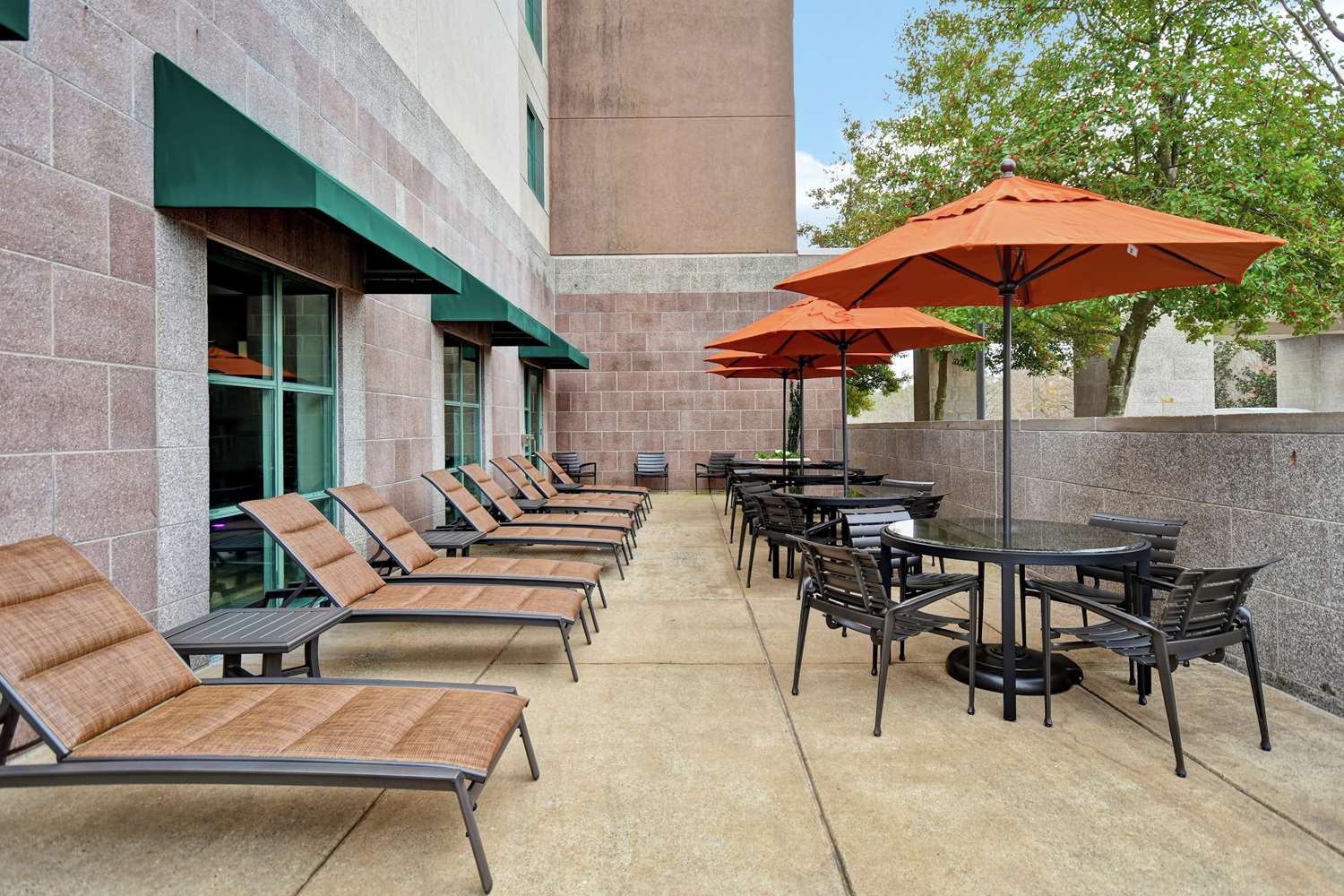 Embassy Suites by Hilton Little Rock 2