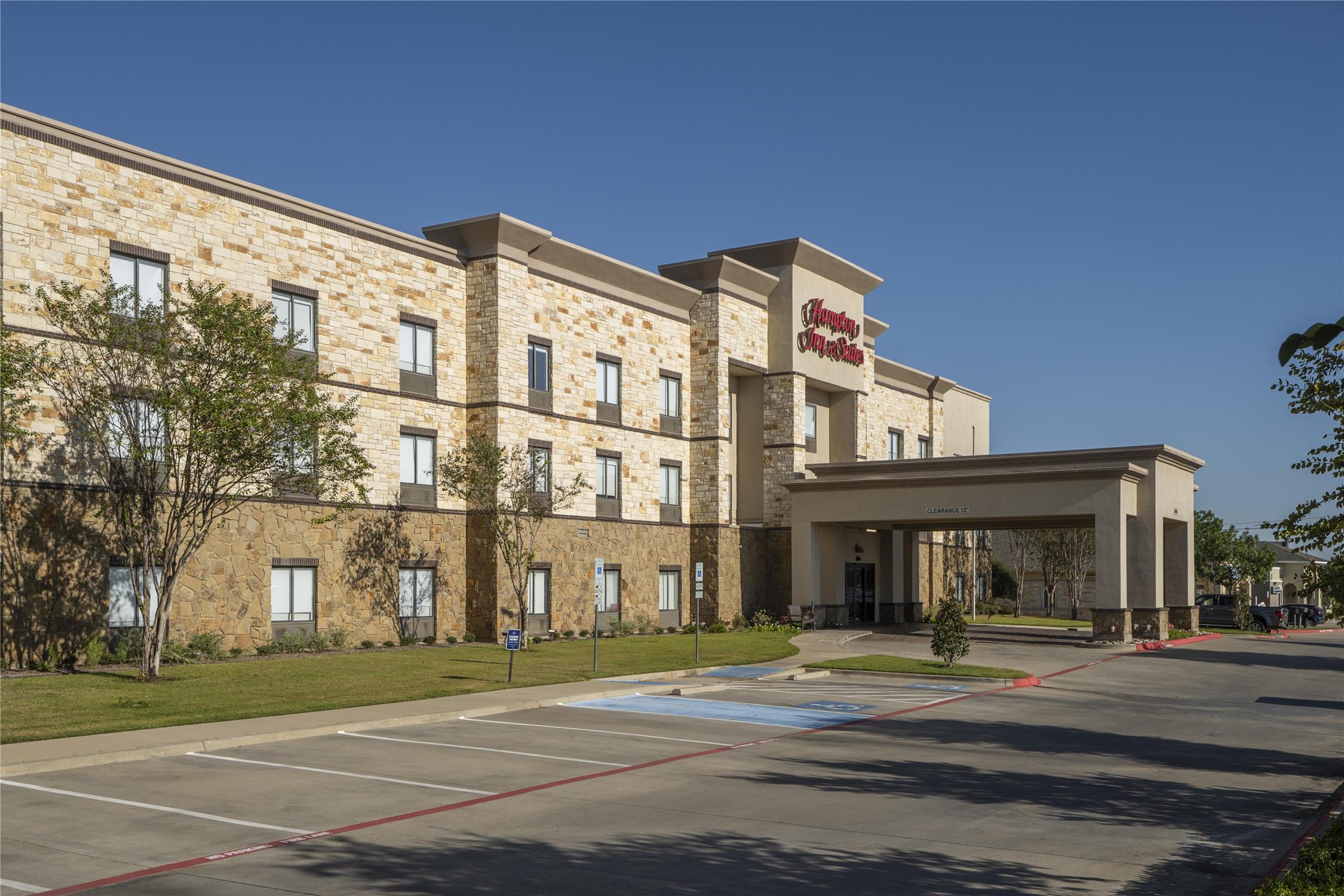 Hampton Inn & Suites Mansfield 1