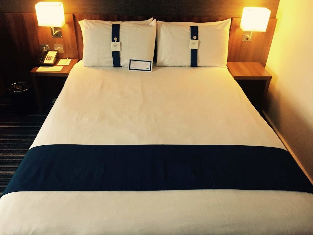 Holiday Inn Express GLENROTHES by IHG 2