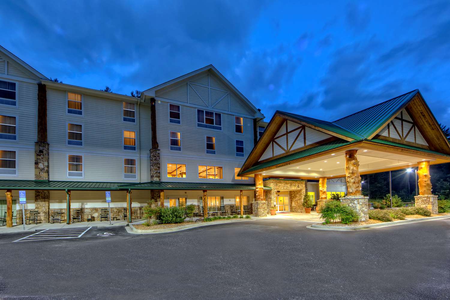Hampton Inn & Suites Cashiers-Sapphire Valley 1