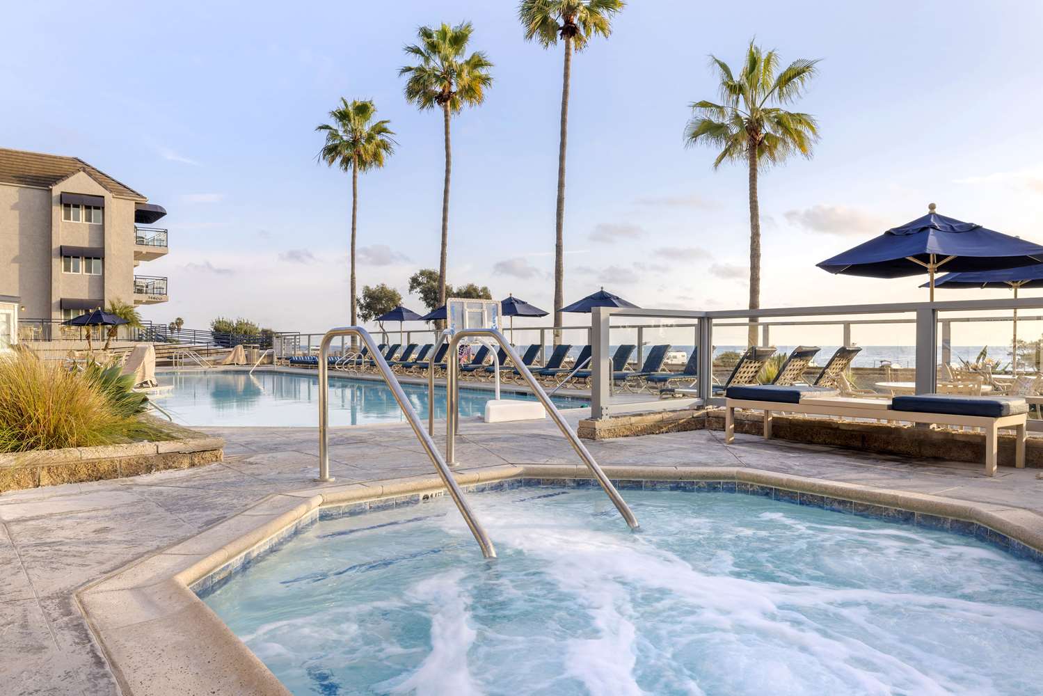 Hilton Vacation Club Riviera Beach & Shores 1