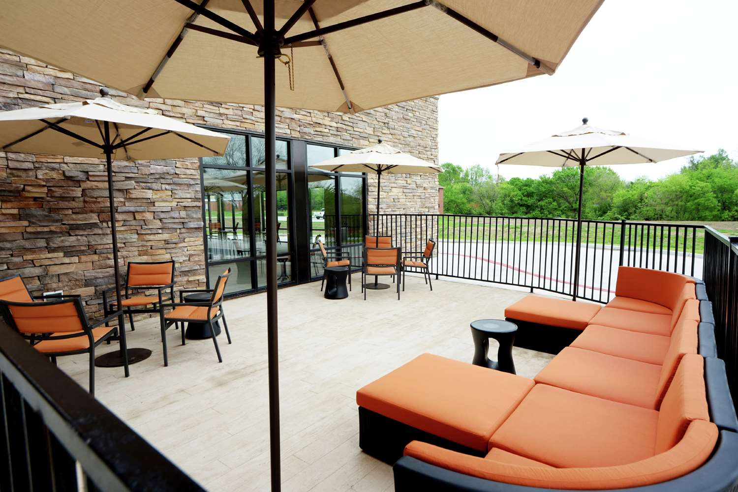 Hampton Inn & Suites Ponca City 2