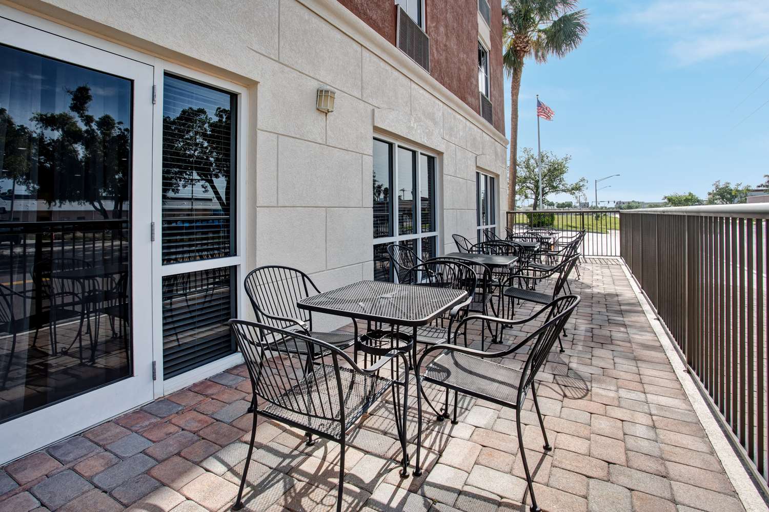 Hampton Inn & Suites - Cape Coral/Fort Myers Area, FL 2