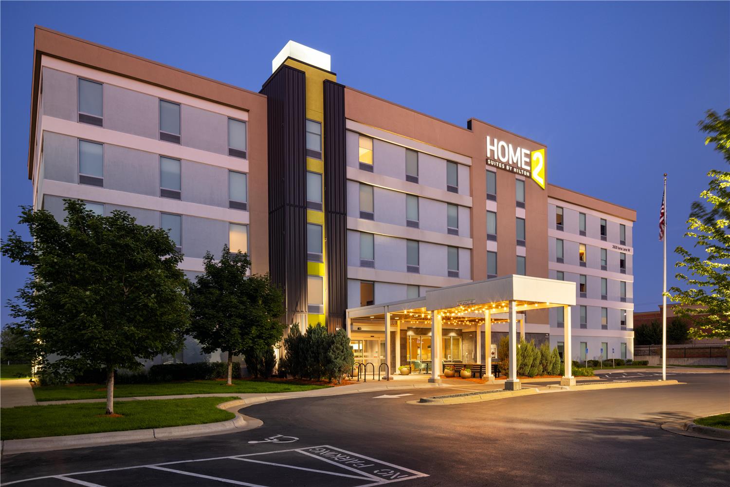 Home 2 Suites by Hilton Roseville Minneapolis 1