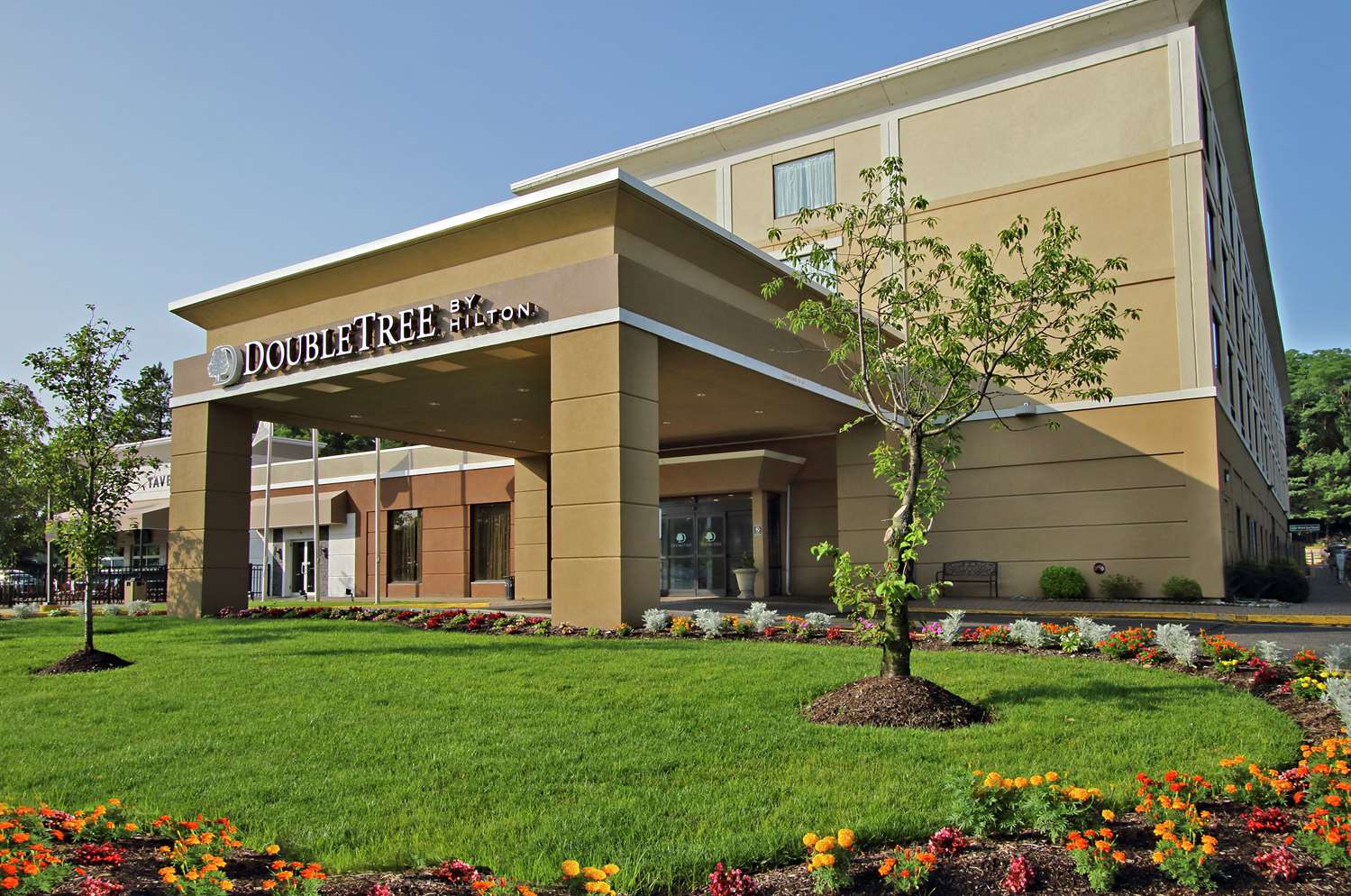 DoubleTree by Hilton Mahwah 1
