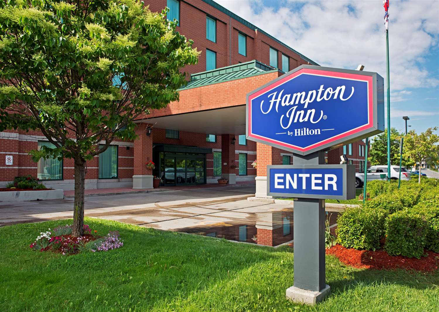 Hampton Inn by Hilton Ottawa 1