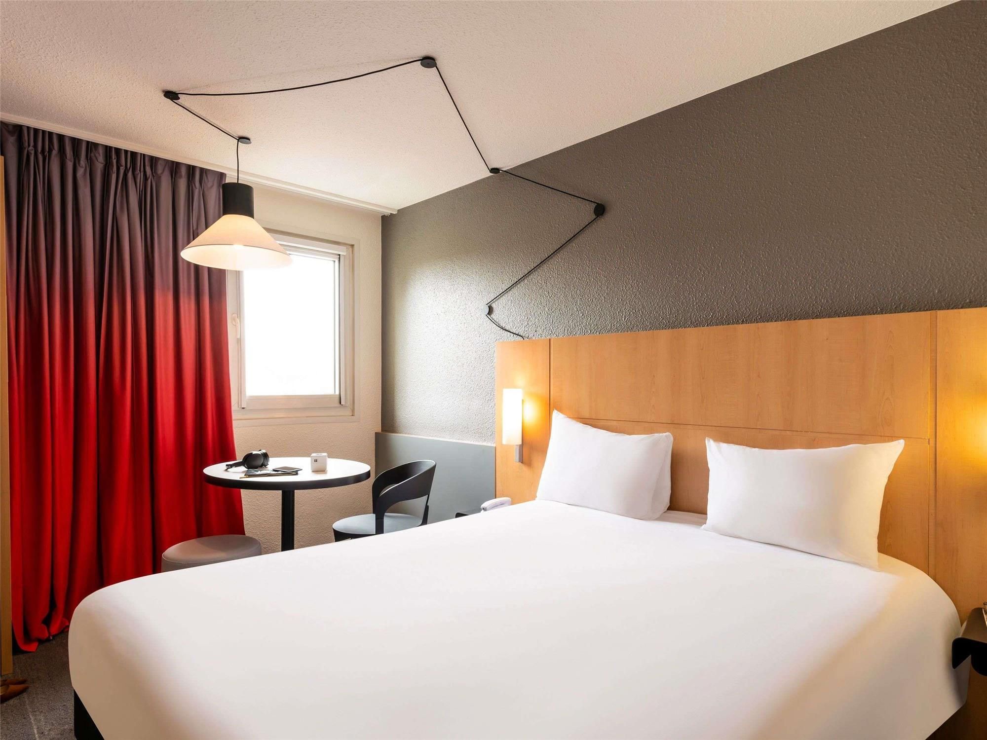 ibis Cergy Pontoise Le Port 1