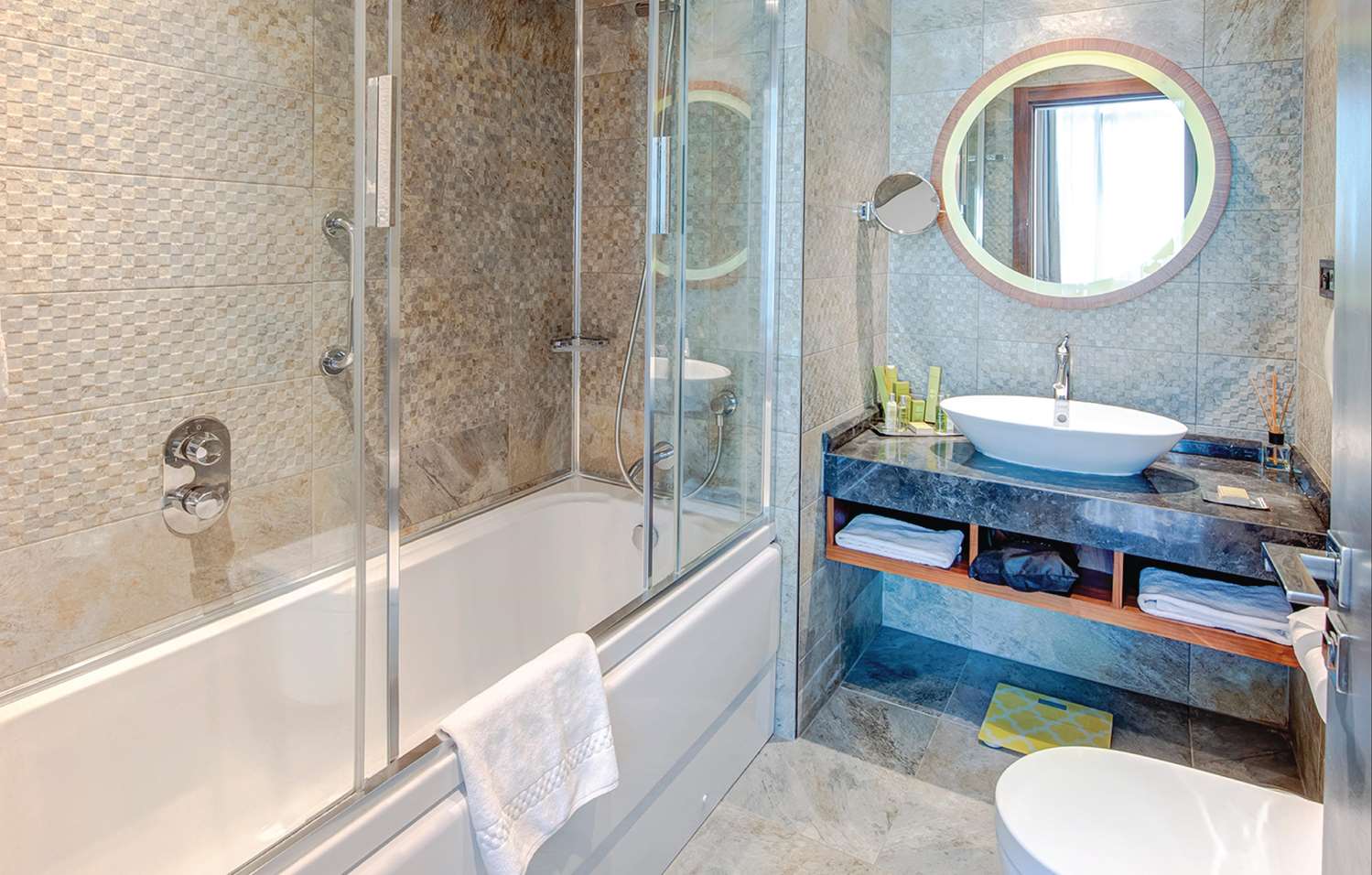 1 Bedroom Suite