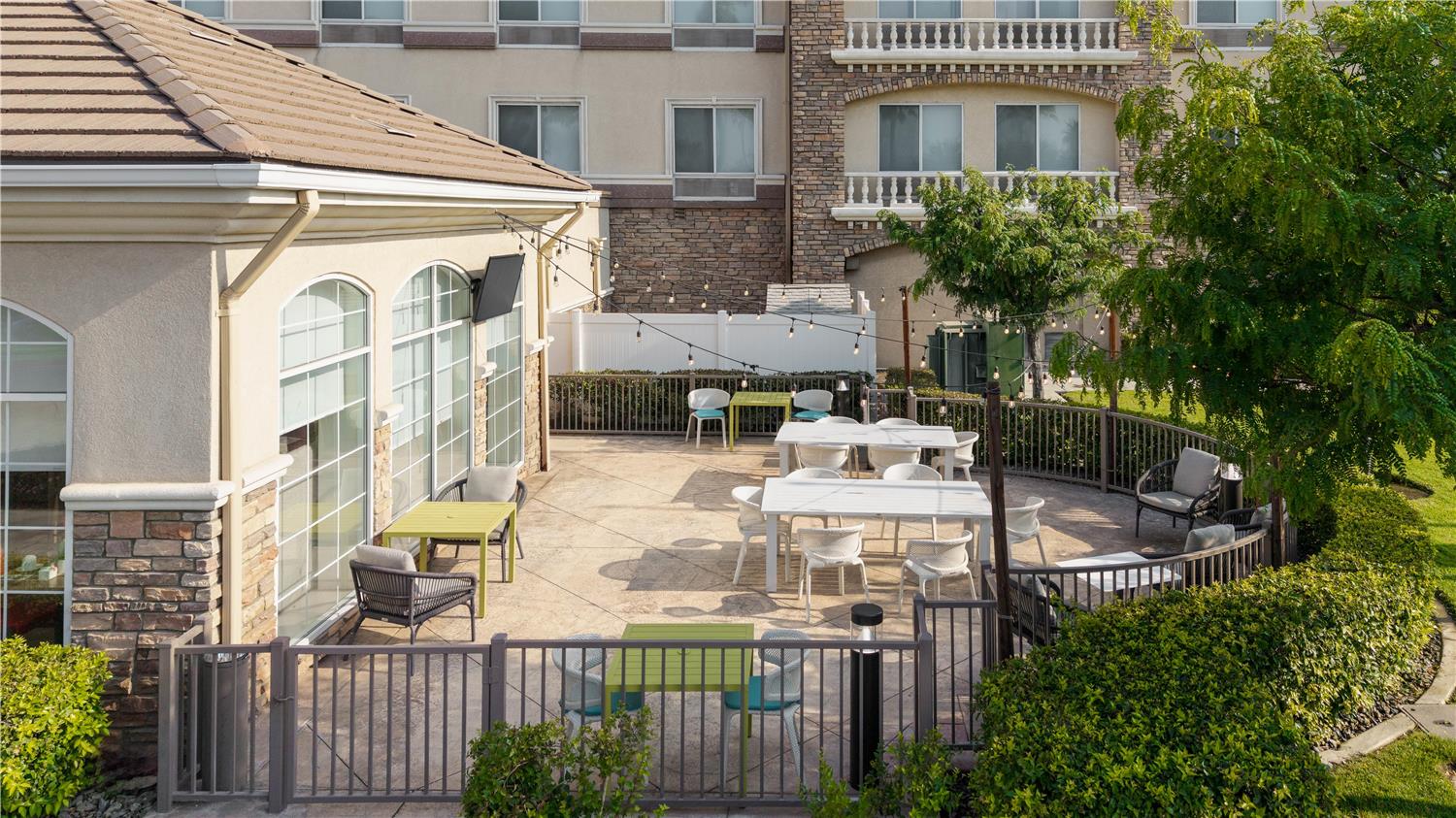 Hilton Garden Inn Ontario/Rancho Cucamonga 2