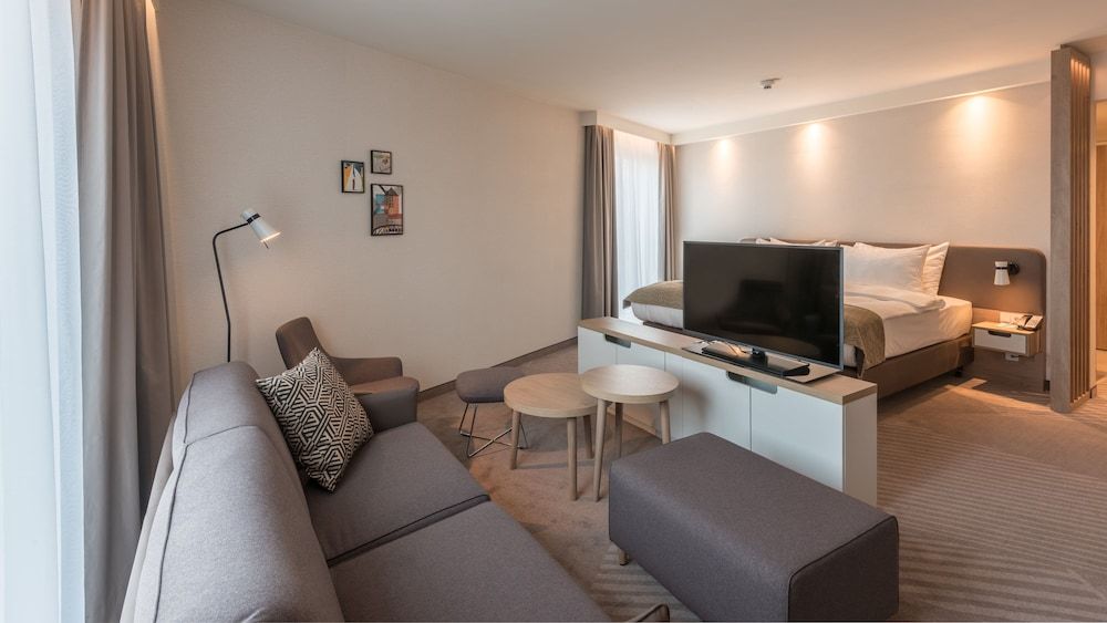 1 King Bed Premium With Couch