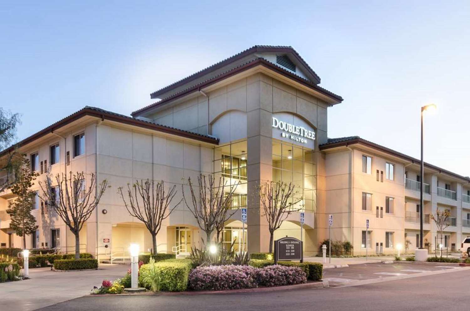 DoubleTree by Hilton Ontario Airport 2