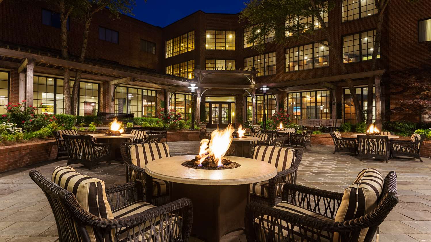 DoubleTree Suites by Hilton Charlotte - SouthPark 2