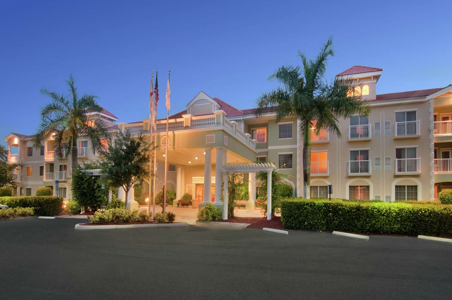 DoubleTree Suites by Hilton Naples 1