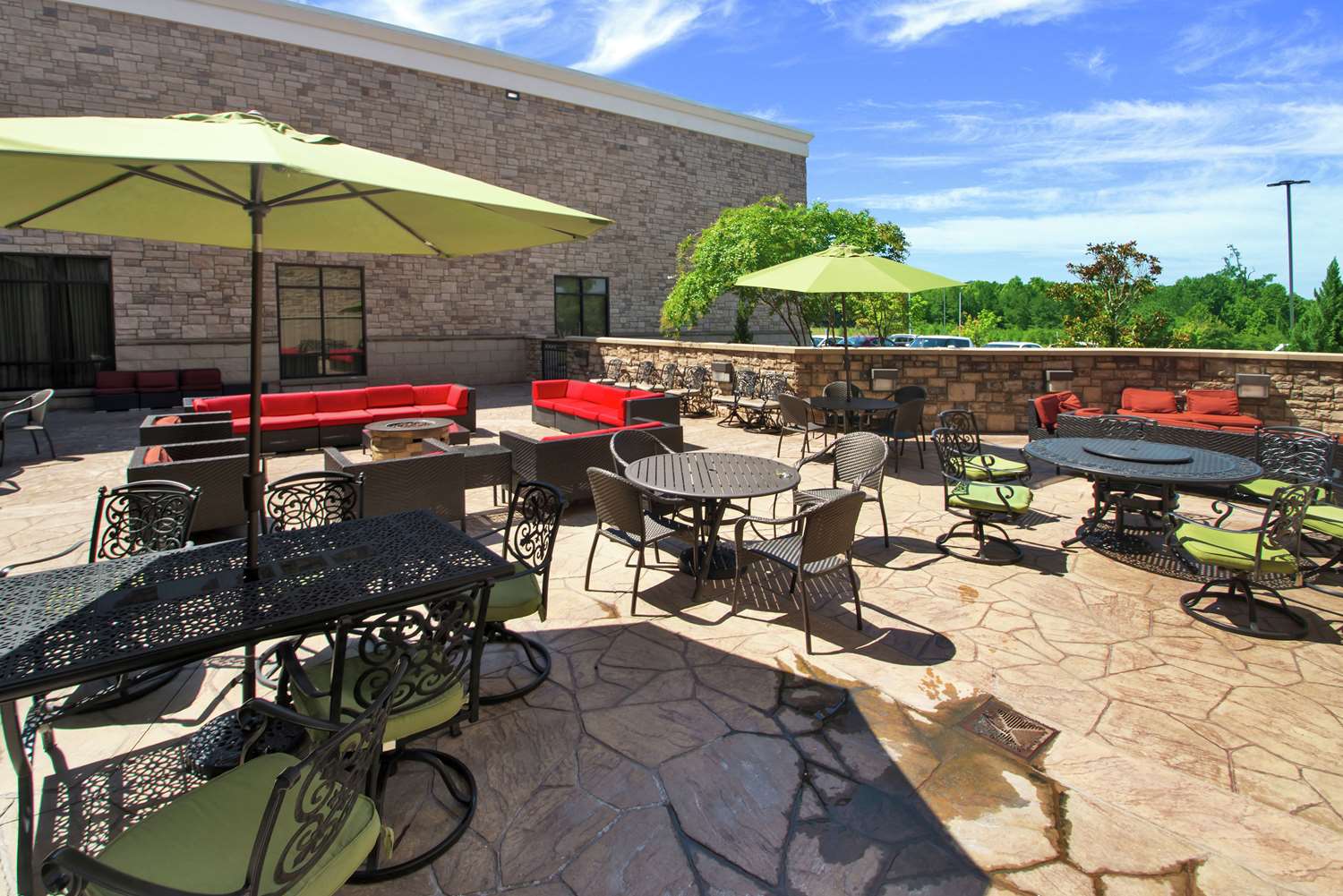 Embassy Suites by Hilton Fayetteville Fort Bragg 2