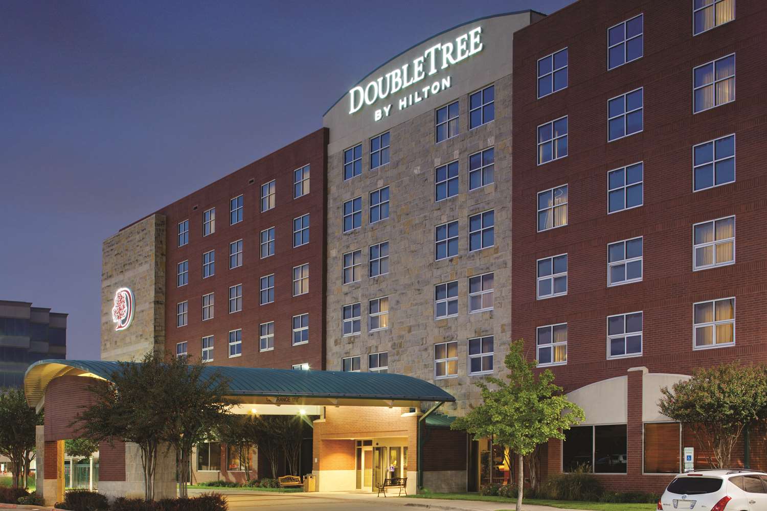 DoubleTree by Hilton Dallas - Farmers Branch 1