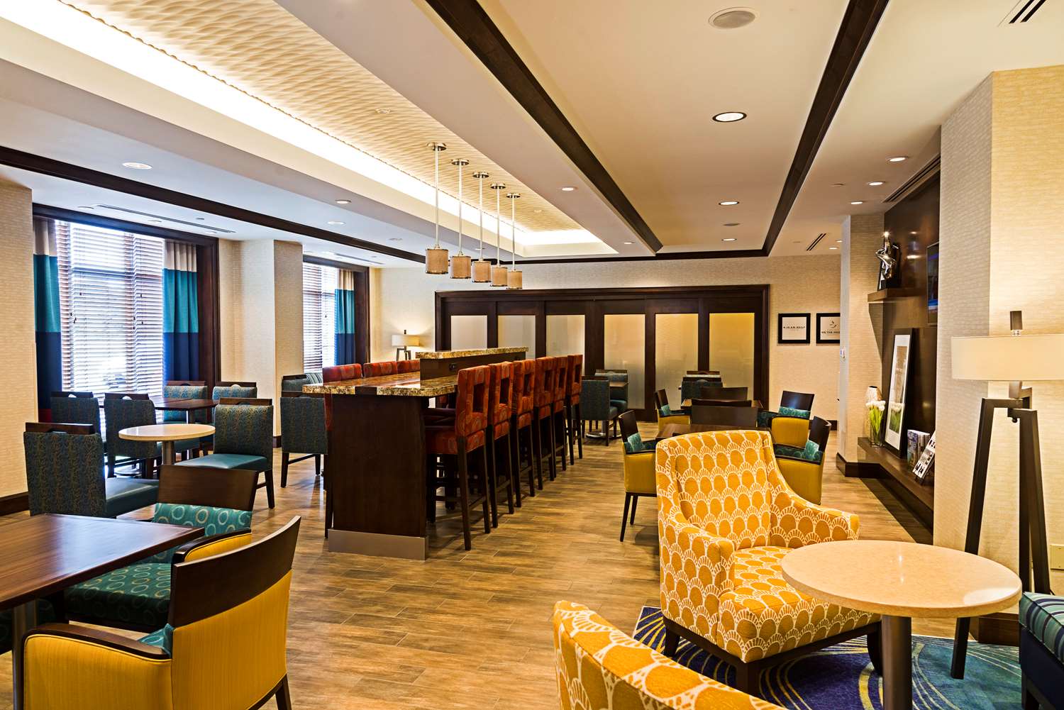 Hampton Inn by Hilton Ottawa Airport, ON, CN 2