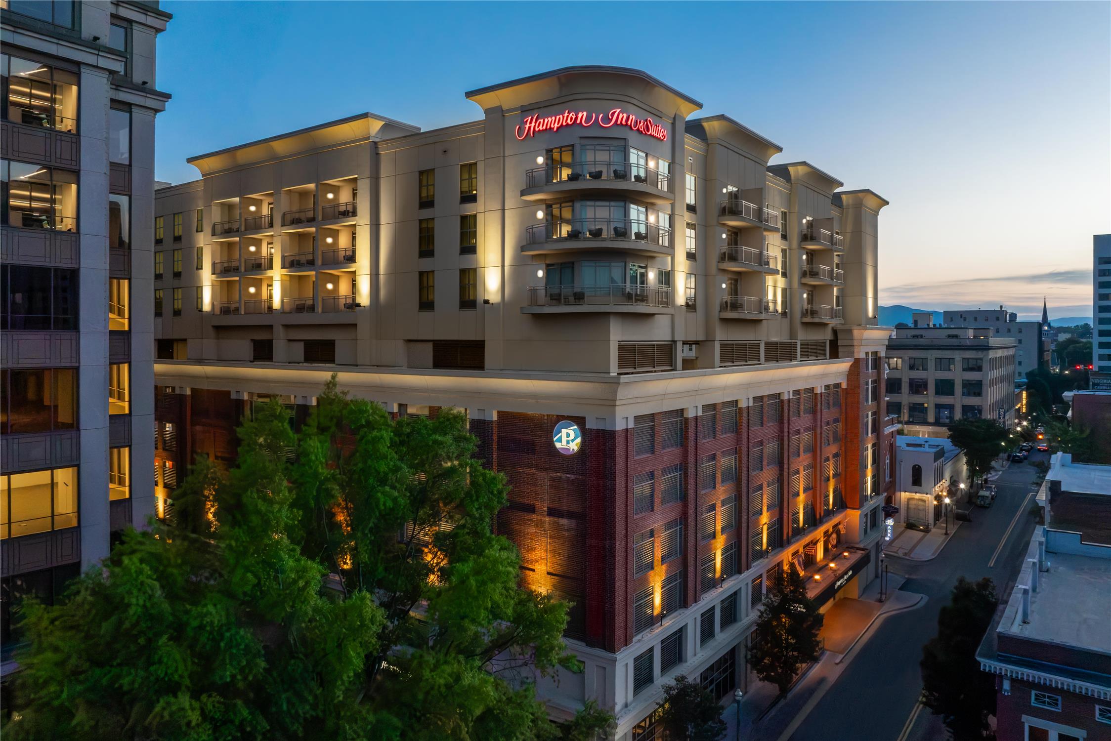 Hampton Inn & Suites - Roanoke-Downtown, VA 2