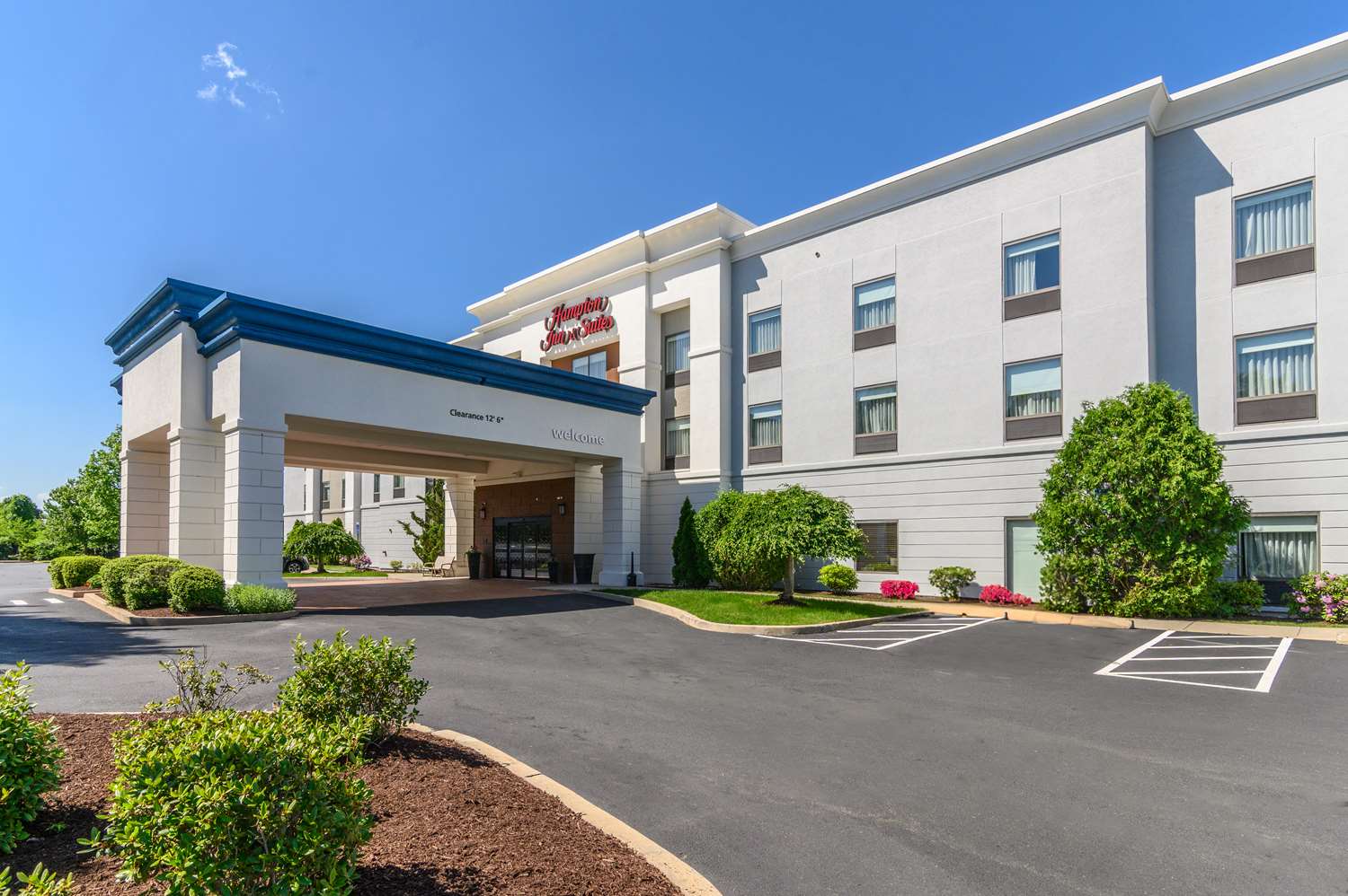 Hampton Inn & Suites Hartford-Manchester 2