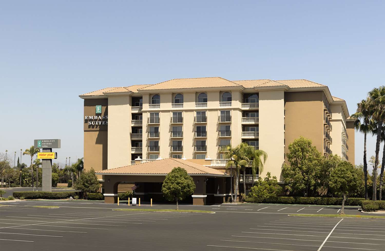 Embassy Suites by Hilton Anaheim North 2