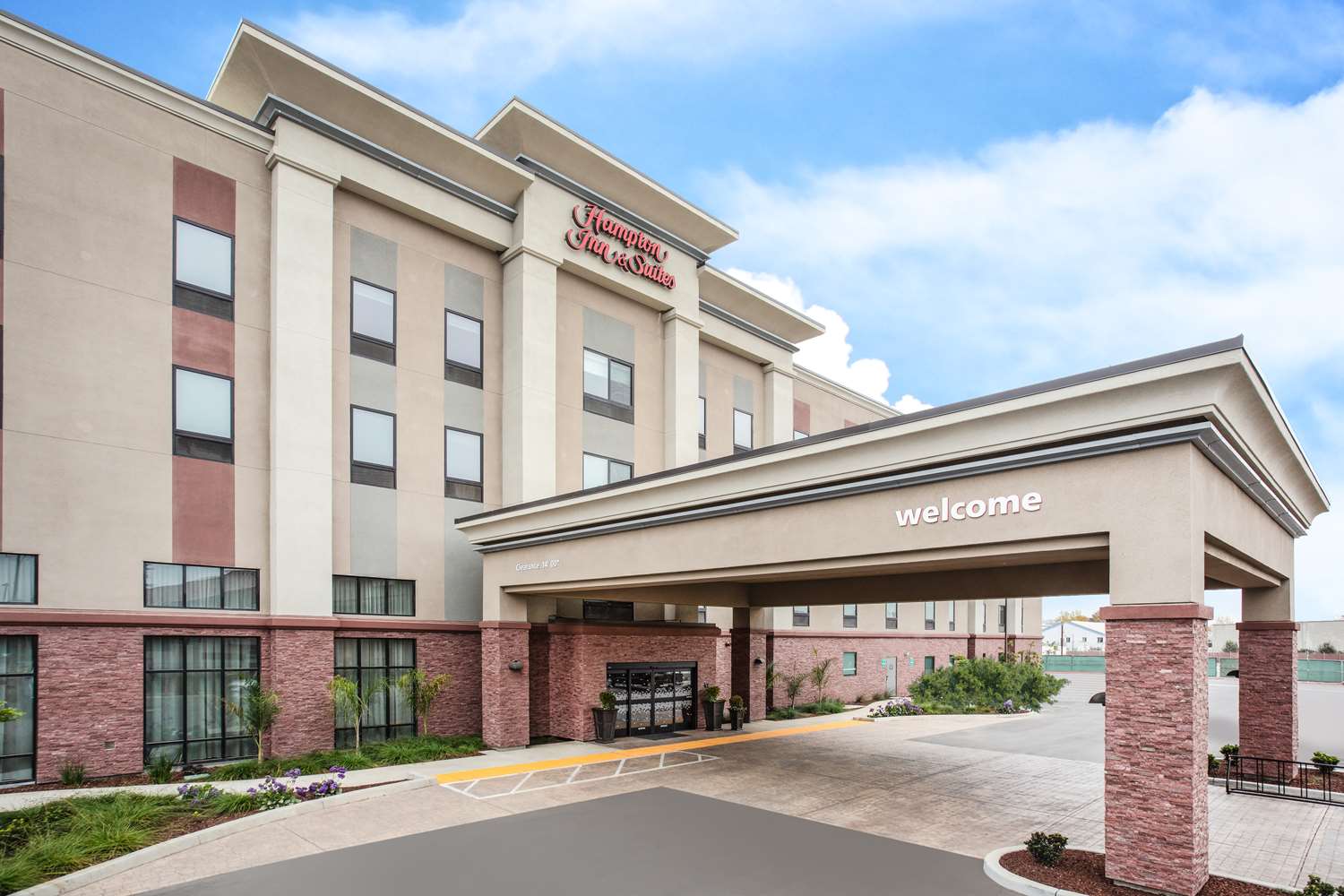 Hampton Inn & Suites Watsonville 1