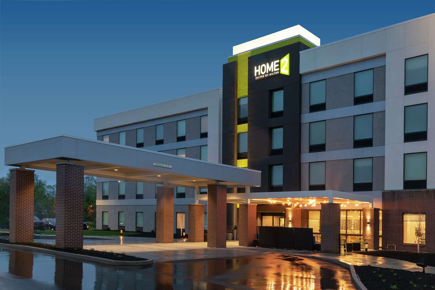 Home2 Suites By Hilton Indianapolis Airport 2