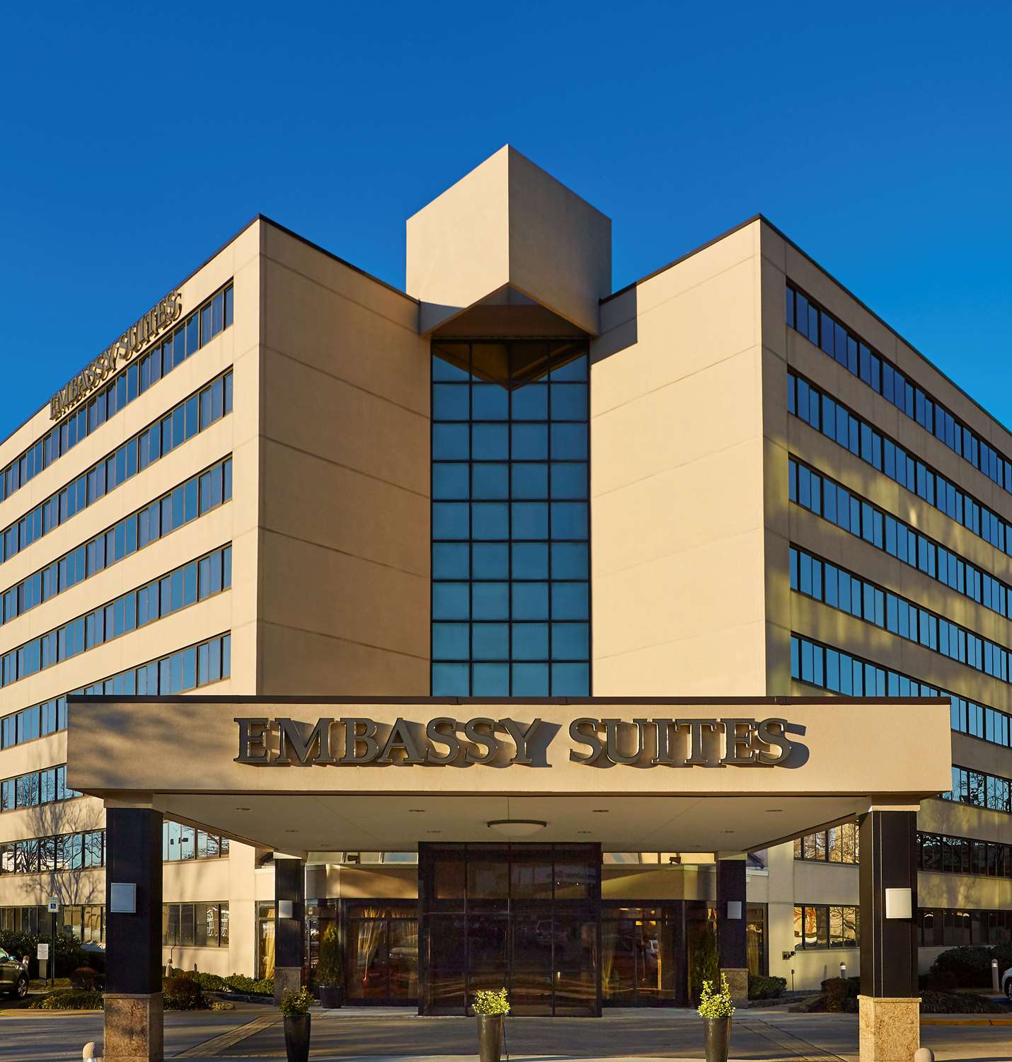 Embassy Suites by Hilton Tysons Corner 2