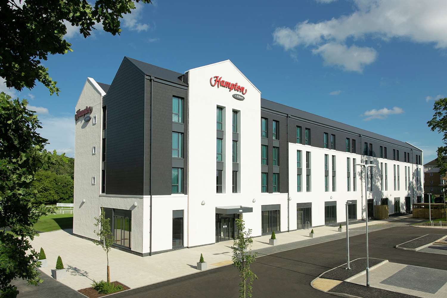 Hampton By Hilton Hamilton Park 1