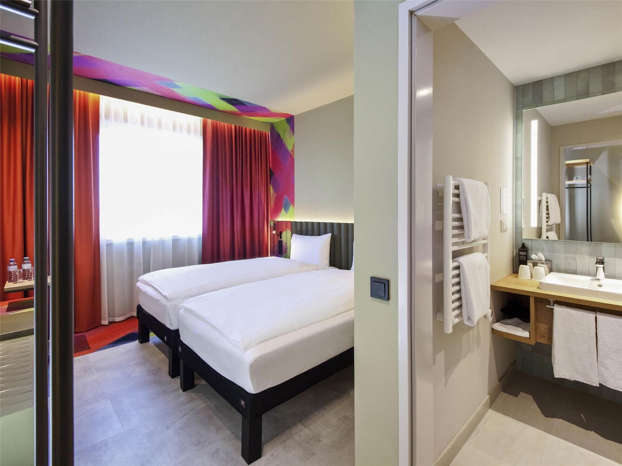Your Twin Room: Share A Room And Sleep In Your Own Bed!