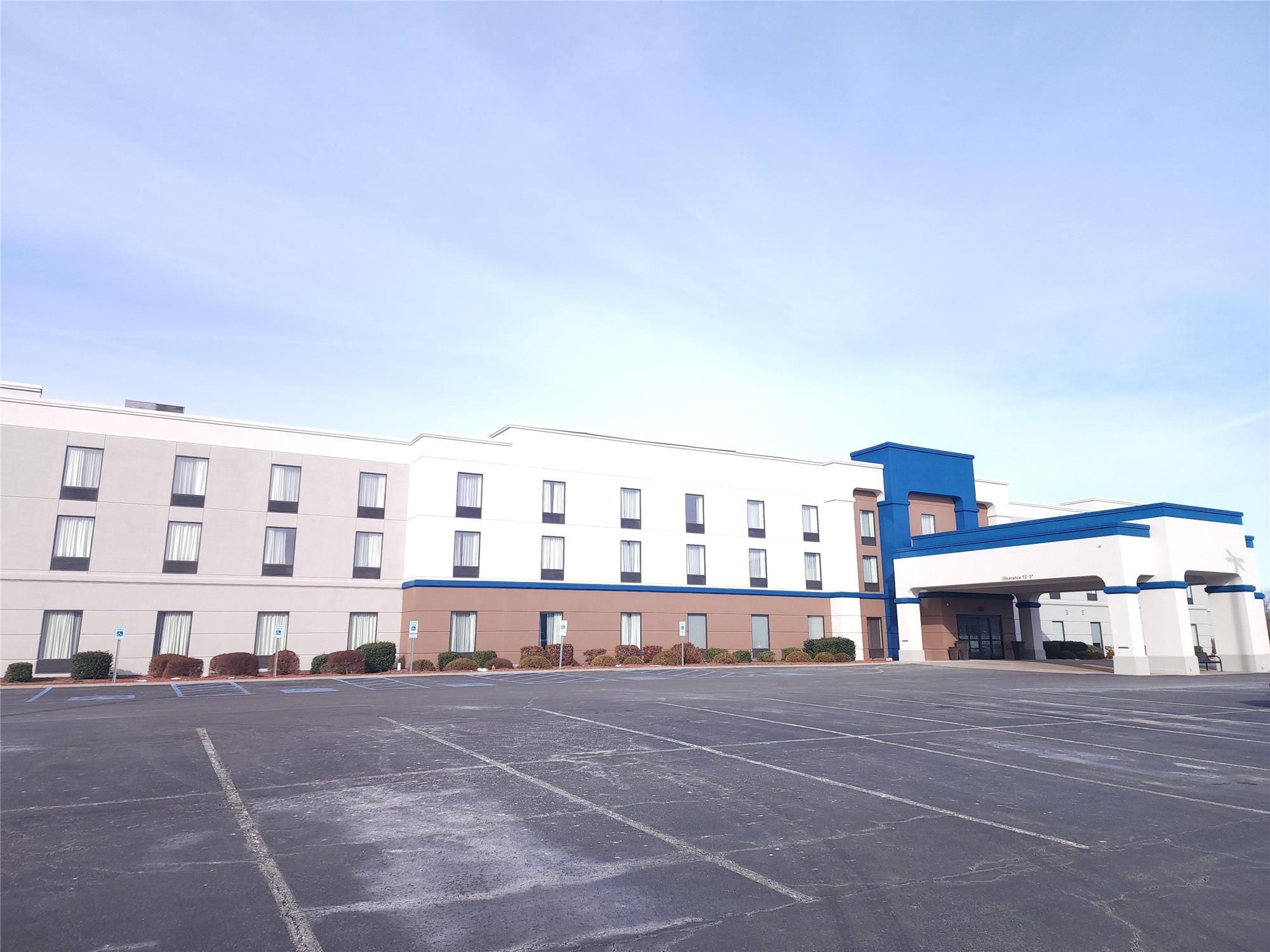 Hampton Inn & Suites Lamar 1