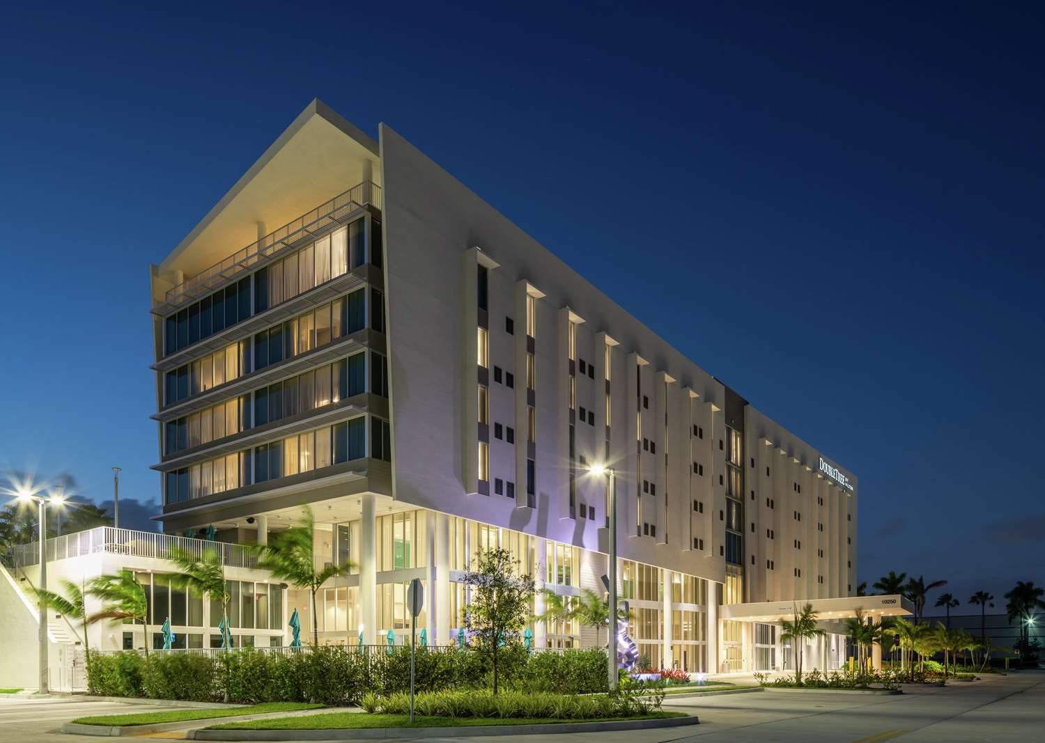 DoubleTree by Hilton Miami Doral 1