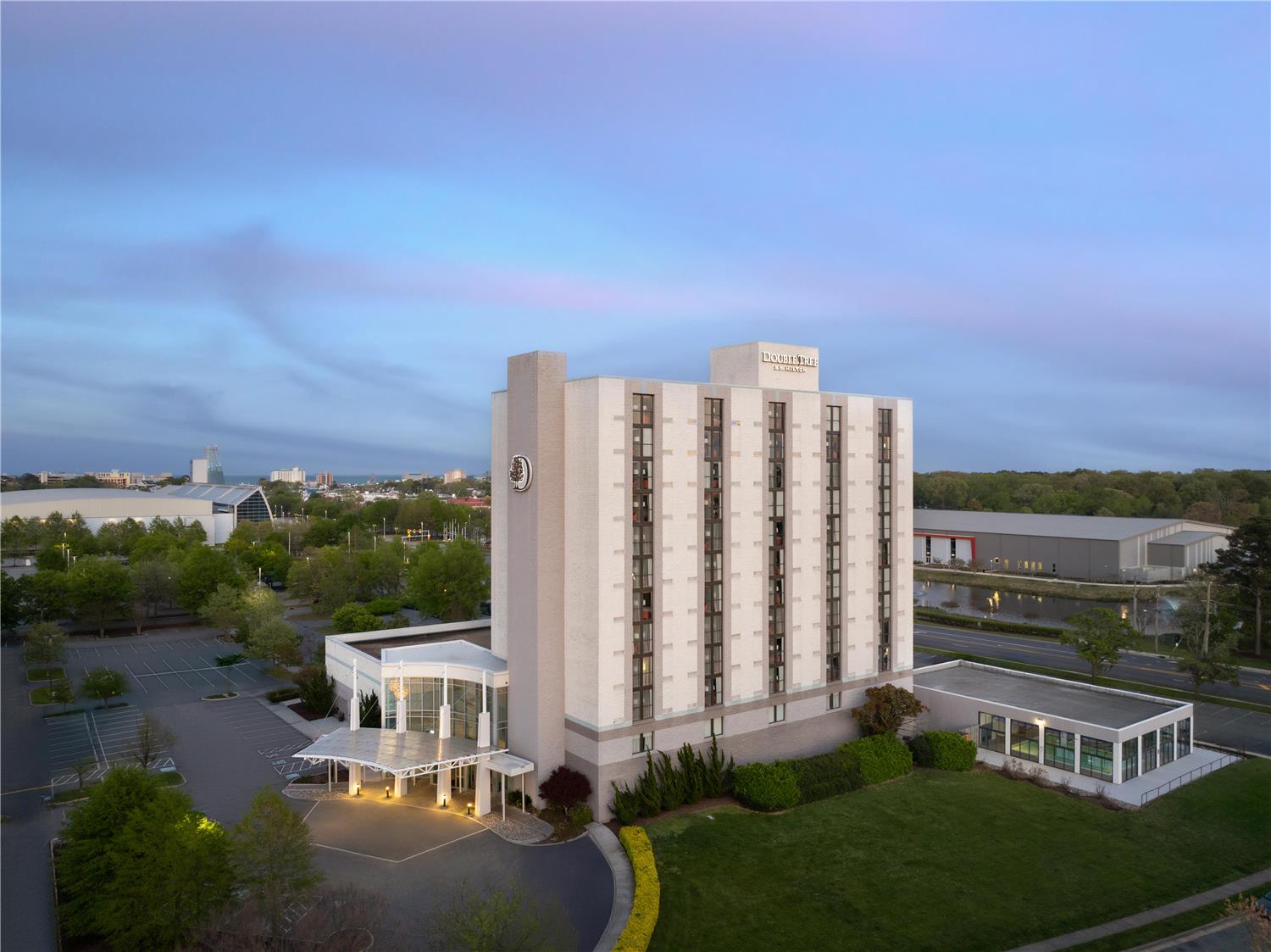 DoubleTree by Hilton Virginia Beach 1