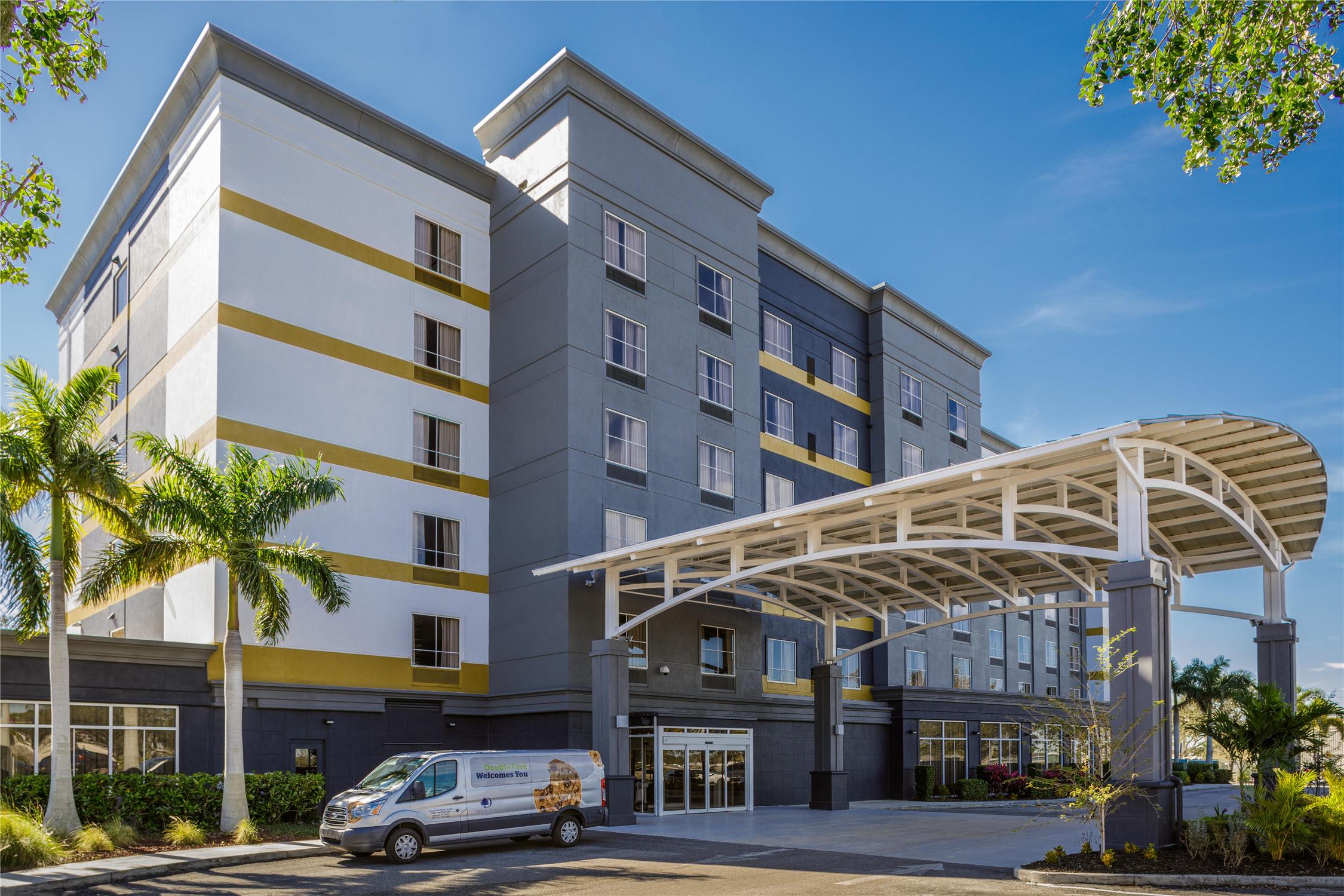 DoubleTree by Hilton Sarasota Bradenton Airport 2