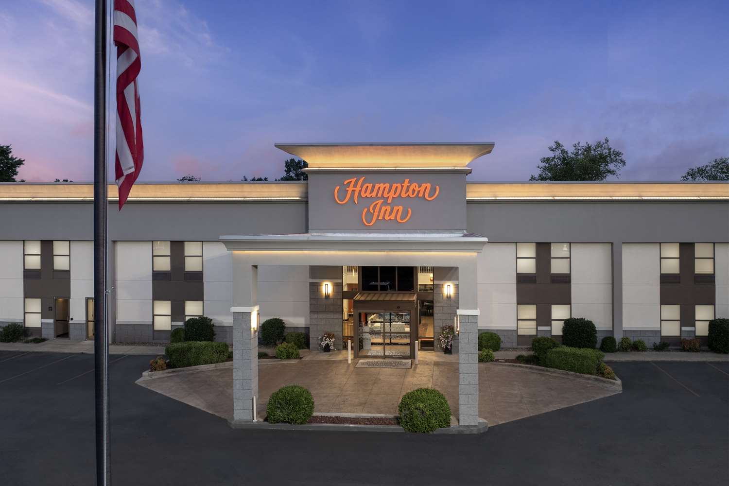 Hampton Inn Russellville 1