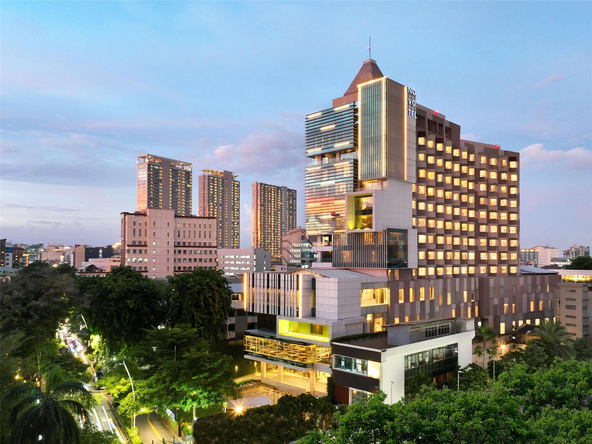 Novotel Jakarta Cikini 1