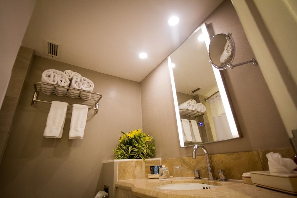 Junior Suite with Lake View