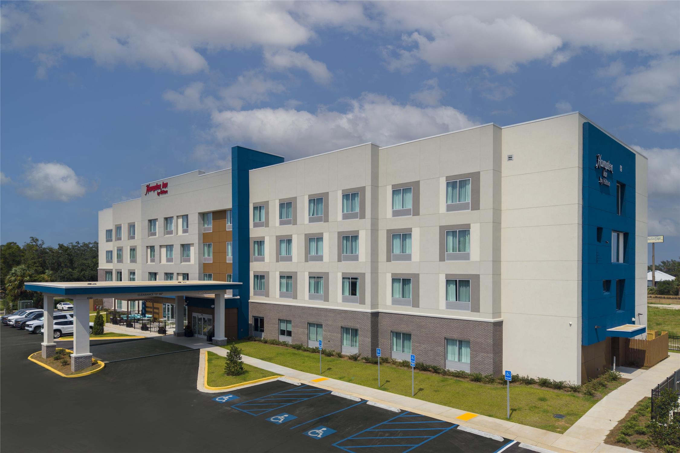 Hampton Inn By Hilton Gulfport Beach Boulevard 1