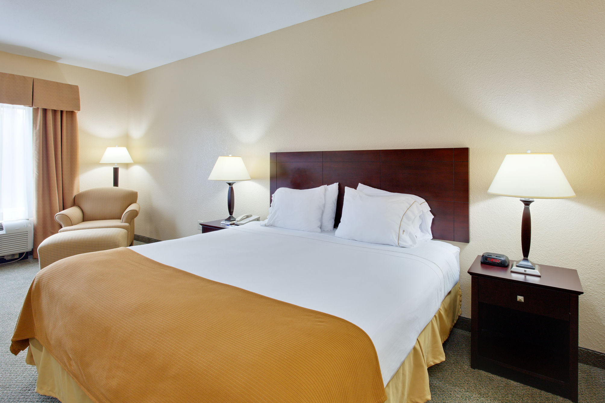 Holiday Inn ATHENS - AIRPORT by IHG 1