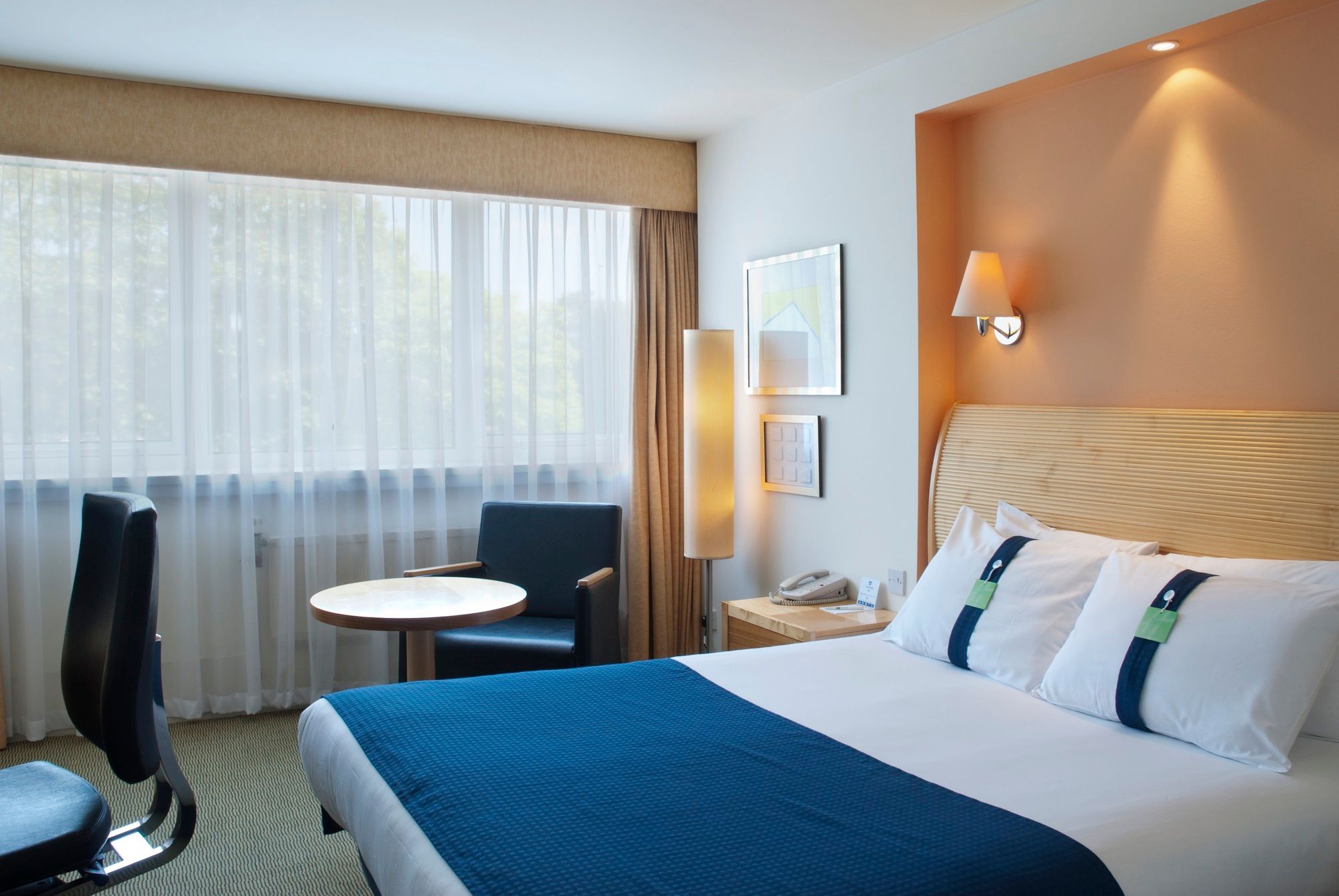 Holiday Inn LONDON - GATWICK AIRPORT by IHG 1